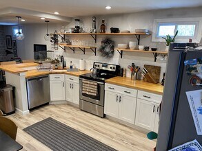 6 Scotch Pine Ln, Unit 6 in East Setauket, NY - Building Photo - Building Photo