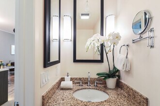 50 Lansing St, Unit 409 in San Francisco, CA - Building Photo - Building Photo