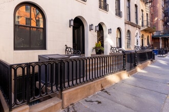 222 E 17th St in New York, NY - Building Photo - Building Photo