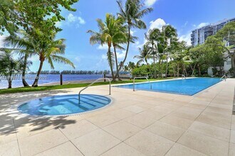 2025 Brickell Ave in Miami, FL - Building Photo - Building Photo