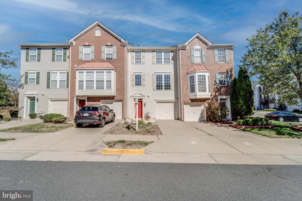 15972 Canada Goose Loop in Woodbridge, VA - Building Photo