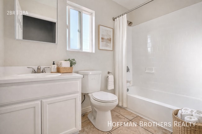 851 W 93rd St in Los Angeles, CA - Building Photo - Building Photo