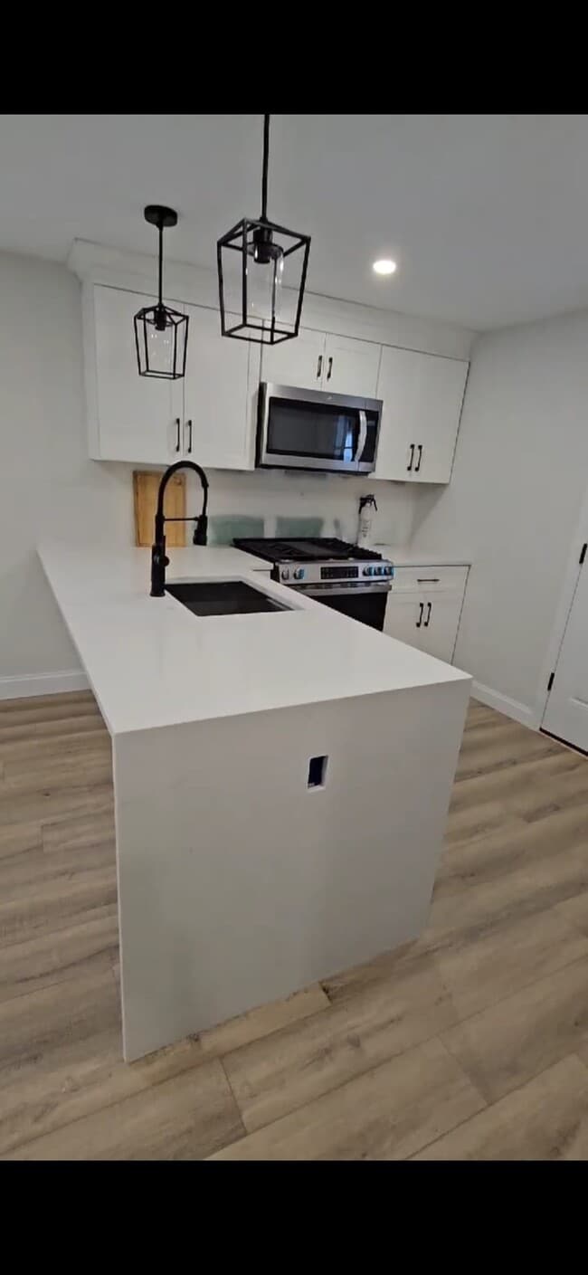 613 Willow Ave, Unit 1