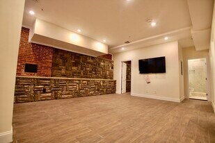 1616 Beacon St in Brookline, MA - Building Photo