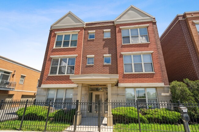 property at 1341 N Halsted St