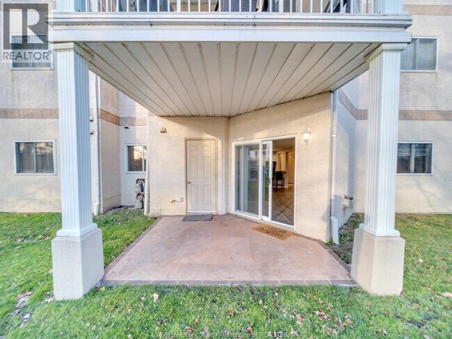 40 Adams Ln in Lasalle, ON - Building Photo - Building Photo