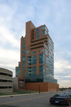 Waterfront Park Place in Louisville, KY - Foto de edificio - Building Photo