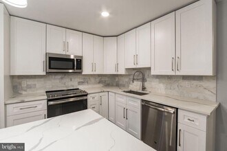 751 N 20th St in Philadelphia, PA - Building Photo - Building Photo