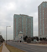 The Consilium II in Toronto, ON - Building Photo - Building Photo