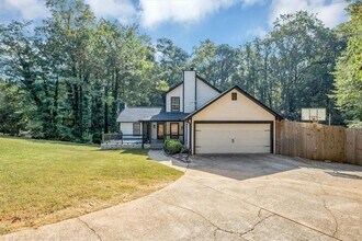 172 Oak Forest Dr in Smyrna, GA - Foto de edificio - Building Photo