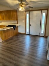 215 Canfield St in Star City, WV - Foto de edificio - Building Photo