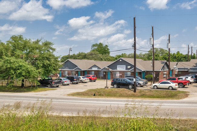 George B Lindler Plaza Apartments in Houston, TX - Building Photo - Building Photo