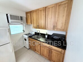 235 Lili?uokalani Ave in Honolulu, HI - Building Photo - Building Photo