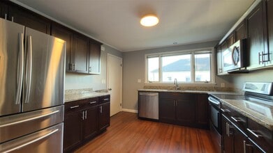 62 Billings Ave, Unit 2 in Medford, MA - Foto de edificio - Building Photo