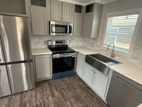 10118 Falvey Lk Ln in Conroe, TX - Building Photo - Building Photo