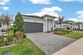 10195 SW Latium Wy in Port St. Lucie, FL - Building Photo - Building Photo