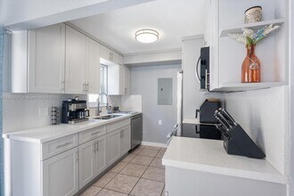 1129 N Andrews Ave-Unit -1 in Fort Lauderdale, FL - Building Photo - Building Photo