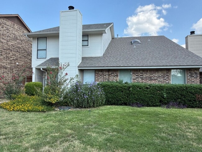20 Gittiban Pl in Pantego, TX - Building Photo - Building Photo