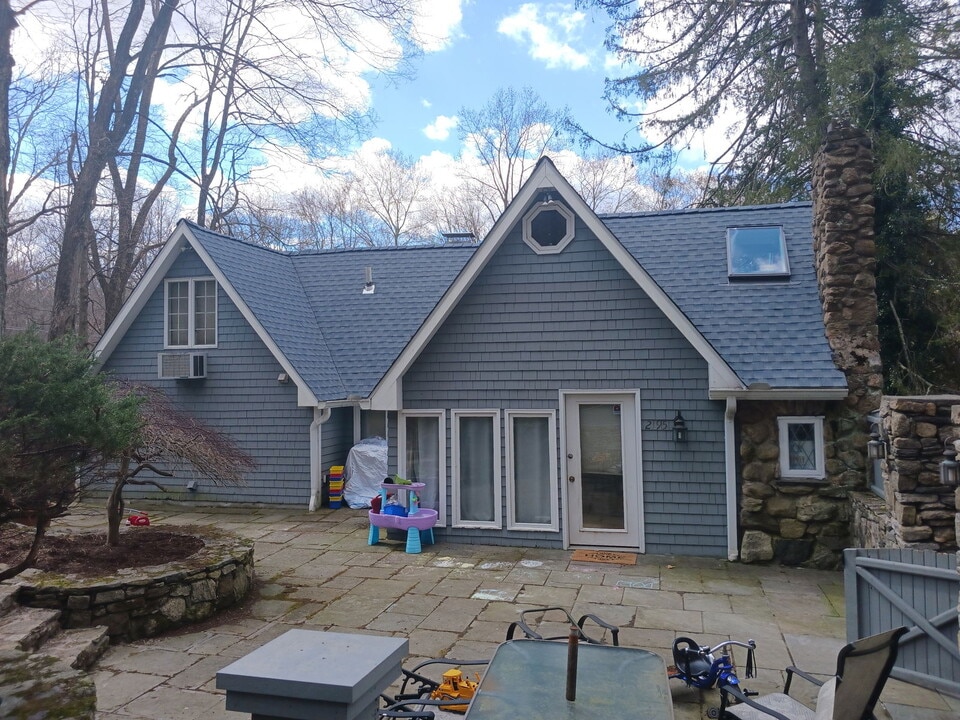 2195 Long Ridge Rd in Stamford, CT - Building Photo