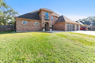 213 E Peck Blvd in Lafayette, LA - Building Photo