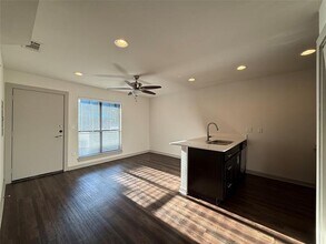 2106 Bennett Ave in Dallas, TX - Building Photo - Building Photo