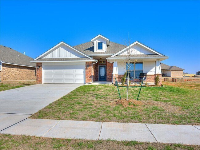 526 Cherrybark Dr in Washington, OK - Building Photo - Building Photo