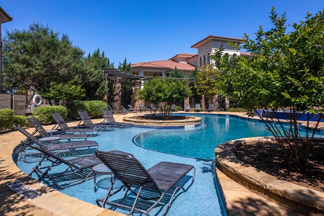 Renaissance At North Park in Lubbock, TX - Building Photo - Building Photo