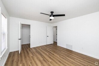 610 SE Moberly Ln in Bentonville, AR - Building Photo - Building Photo