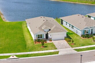 1586 Criswell Ln SE in Palm Bay, FL - Building Photo - Building Photo