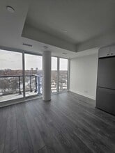 2 Manderley Dr in Toronto, ON - Building Photo - Building Photo