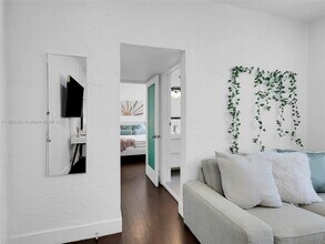 1618 Michigan Ave in Miami Beach, FL - Building Photo - Building Photo