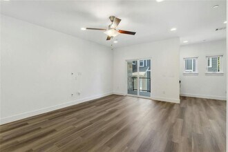 7205 Bassett Ct in Austin, TX - Building Photo - Building Photo