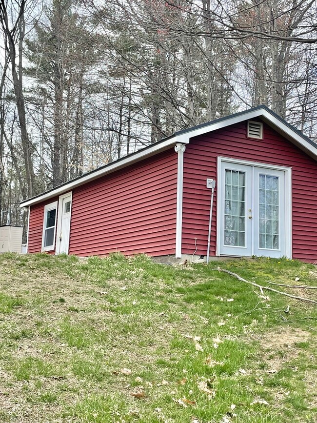 26 Rejane Ave in Lewiston, ME - Foto de edificio - Building Photo