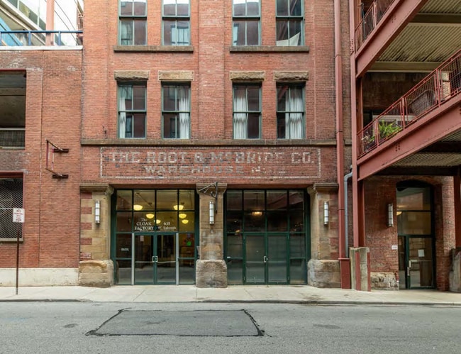 property at 635 W Lakeside Ave