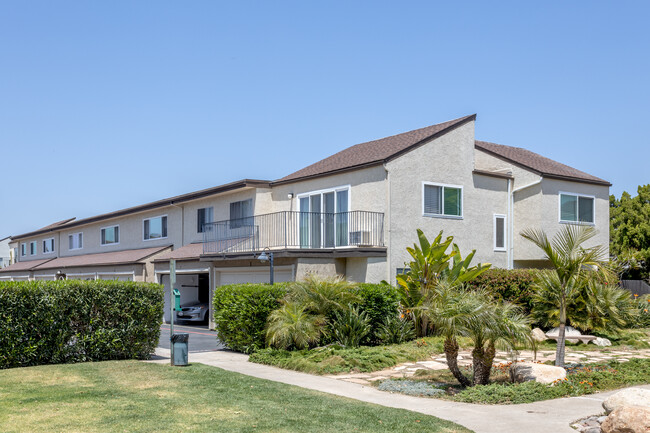 La Jolla Mesa Estates in San Diego, CA - Building Photo - Primary Photo