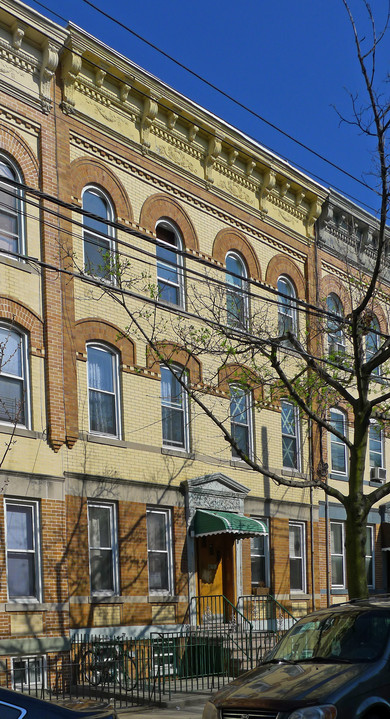 1871 Putnam Ave in Ridgewood, NY - Building Photo