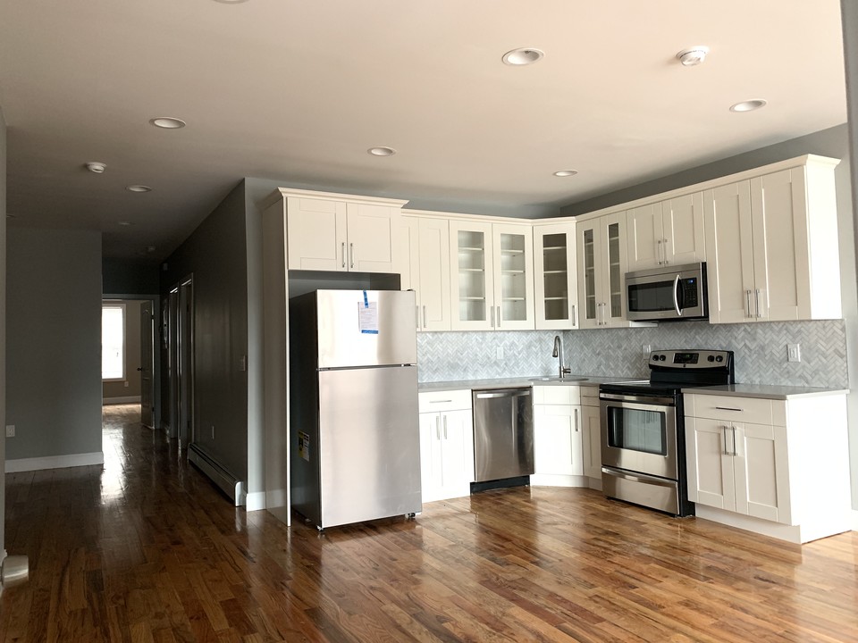 2242 Cedar Ave in Bronx, NY - Building Photo
