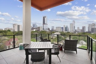 The Shoal in Austin, TX - Building Photo