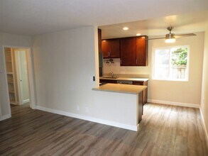 117 E El Portal in San Clemente, CA - Building Photo - Building Photo