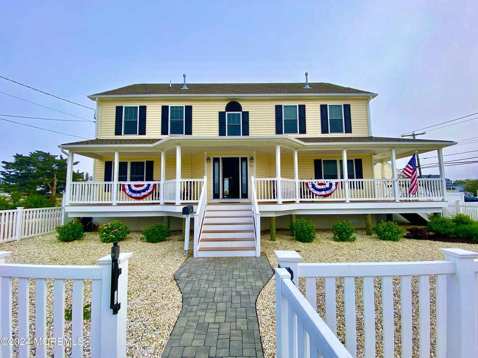 65 H St in Seaside Park, NJ - Building Photo