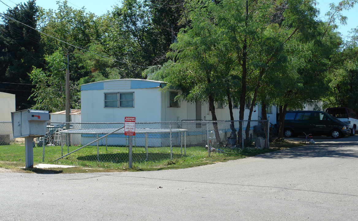 Scotty’s Mobile Home Park in Eagle, ID - Building Photo