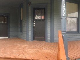 1022 W Morgan St in Denison, TX - Building Photo