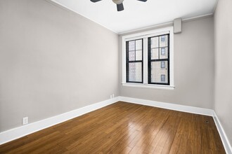 Reside on Surf in Chicago, IL - Building Photo - Building Photo