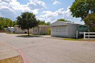 Oak Hollow in Balch Springs, TX - Building Photo