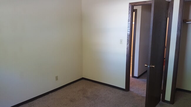 2641 George St, Unit K in La crosse, WI - Building Photo - Building Photo