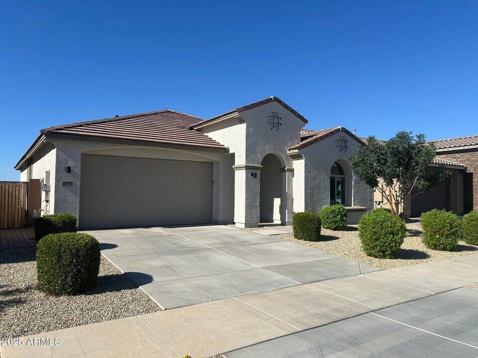 14854 W Sand Hills Rd in Surprise, AZ - Building Photo