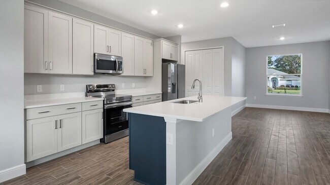 577 Dowling Cir in Lady Lake, FL - Building Photo - Building Photo