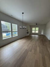1895 E Fiji St in Fayetteville, AR - Building Photo - Building Photo