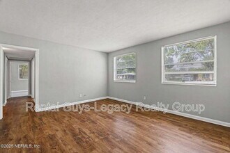 3827 Colebrooke Dr in Jacksonville, FL - Building Photo - Building Photo