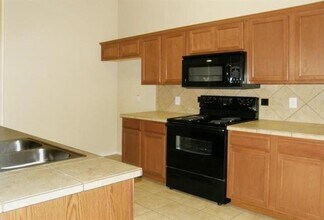 1318 Piedmont Dr in Mansfield, TX - Building Photo - Building Photo